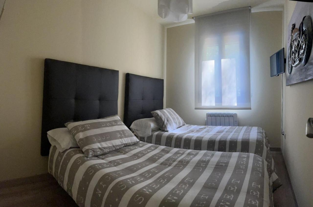 Apartamento Vida Аренас де Сан Педро Екстериор снимка