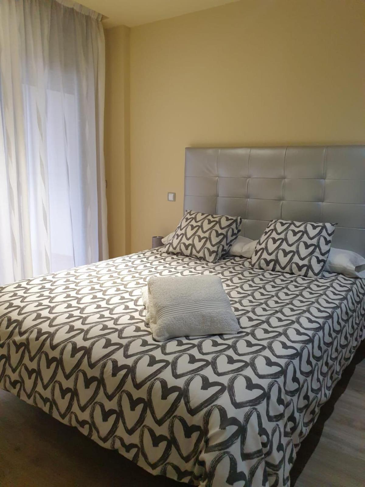 Apartamento Vida Аренас де Сан Педро Екстериор снимка